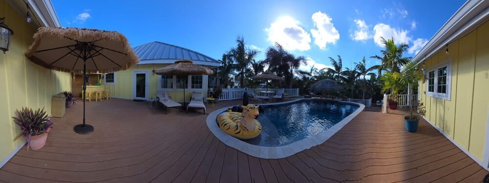NEW Jungle Paradise Treehouse Suite With Resort Amenities Elevator Access Outdoor Kitchen Lagoon Lazy River Pool RV Hook up - photo 10