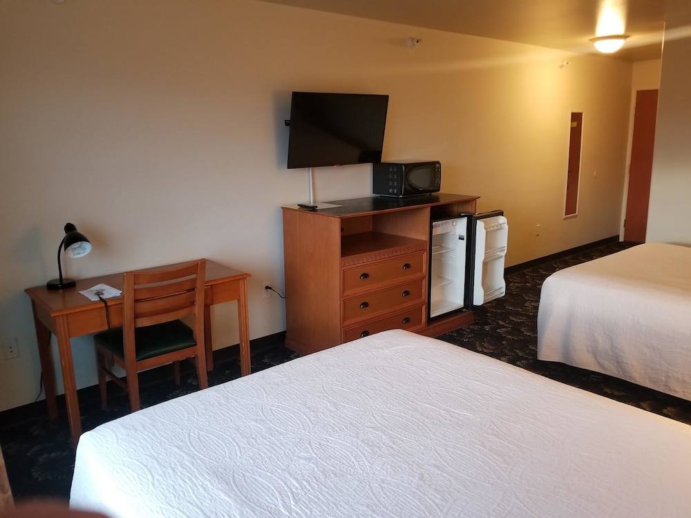 Grand View Inn & Suites - photo 7