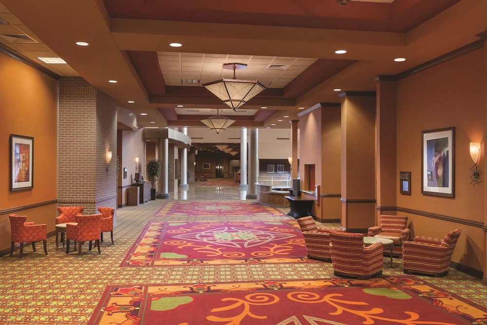 Embassy Suites Omaha La Vista Hotel & Conference Center - photo 54