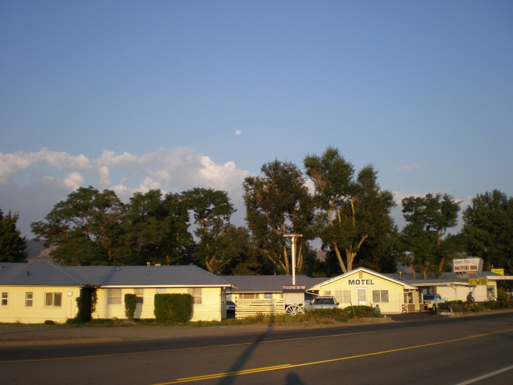 Quail Run Motor Inn — hotel in La Grande