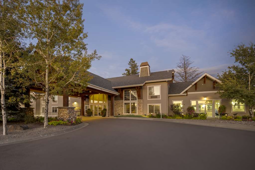 Best Western Plus Kalispell Glacier Park West Hotel & Suites - photo 2
