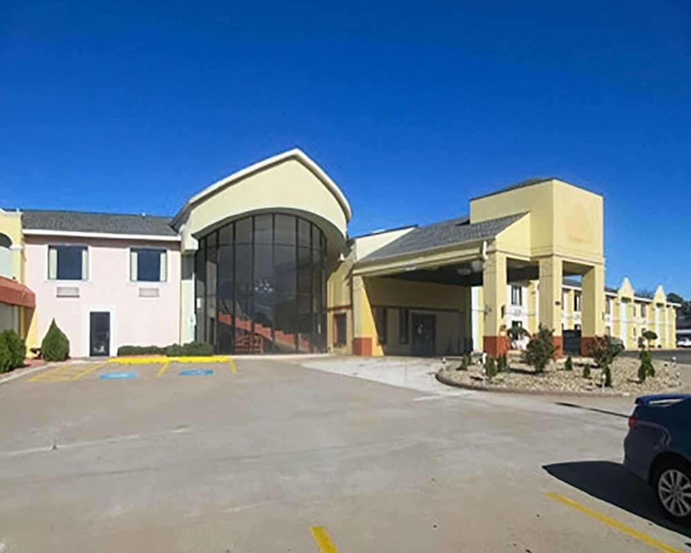 Rose City Inn & Suites - photo 31