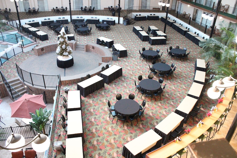 Holiday Inn Des Moines Airport Conf Center by IHG - photo 29