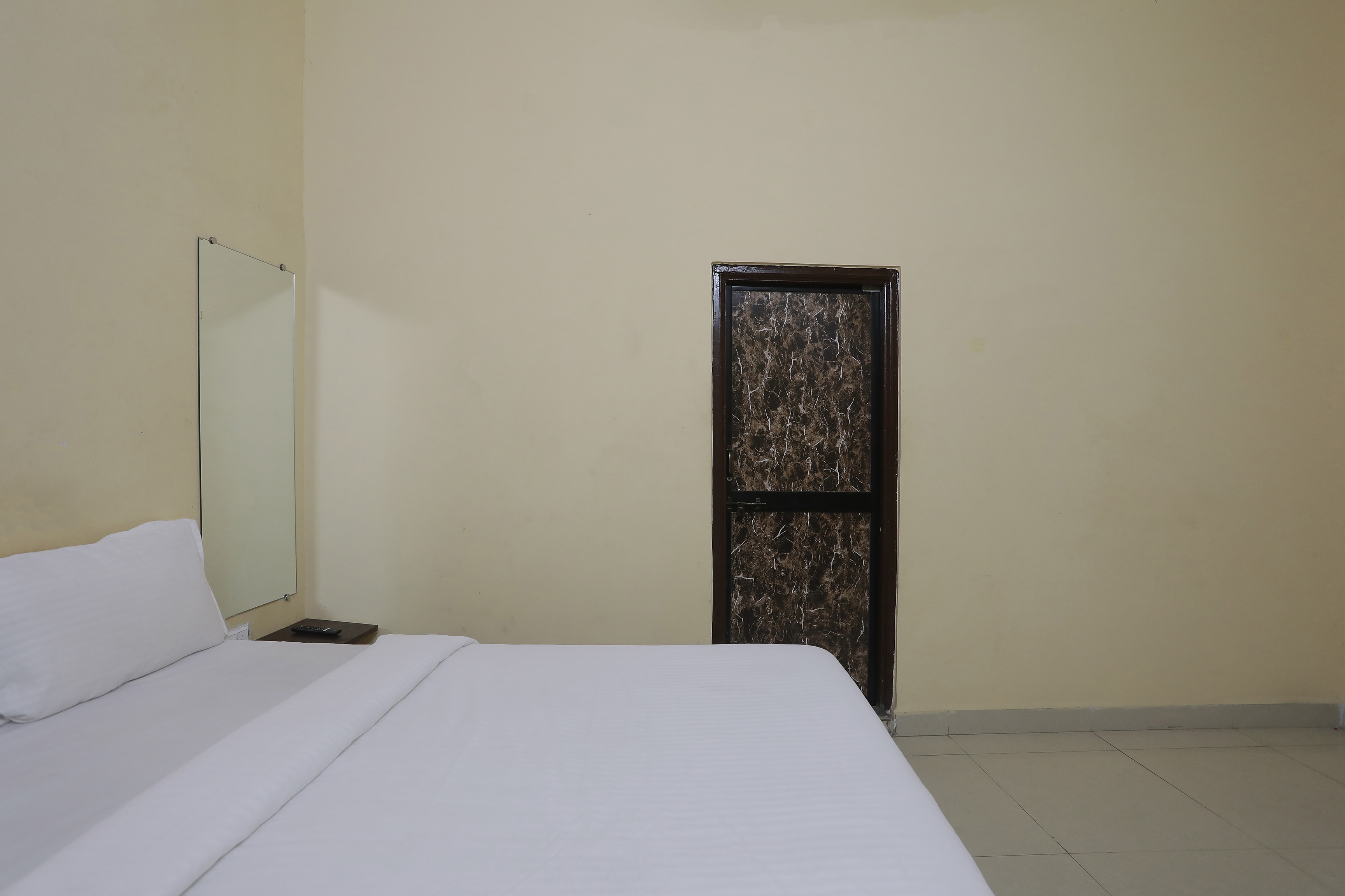 Hotel O Celebrity - last minute hotel in Chanda