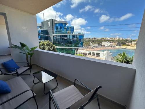 3BR Free Parking Paceville Beach — 4-Star Luxury Hotel in San Giljan, Malta