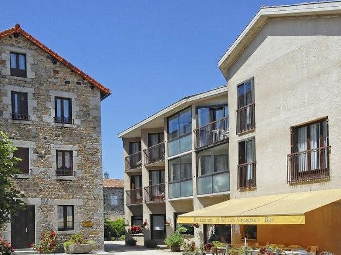 Hotel Des Voyageurs — hotel in Le Malzieu-Ville