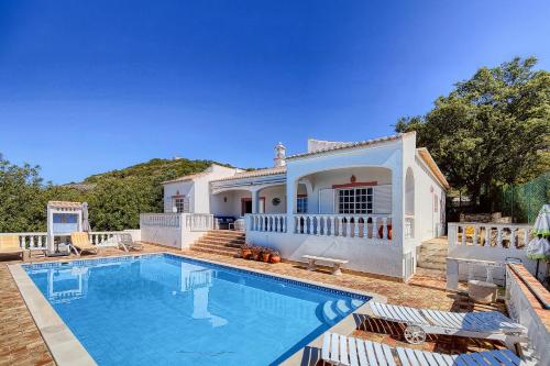 Cabana do Monte - carbon neutral hotel in Santa Barbara De Nexe
