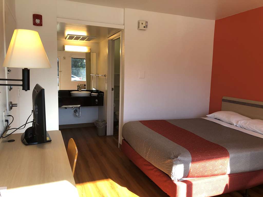 Motel 6 Goodlettsville TN Nashville - photo 7