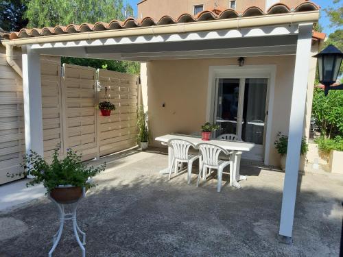 Maisonnette Avec Pergola in Toulon, France