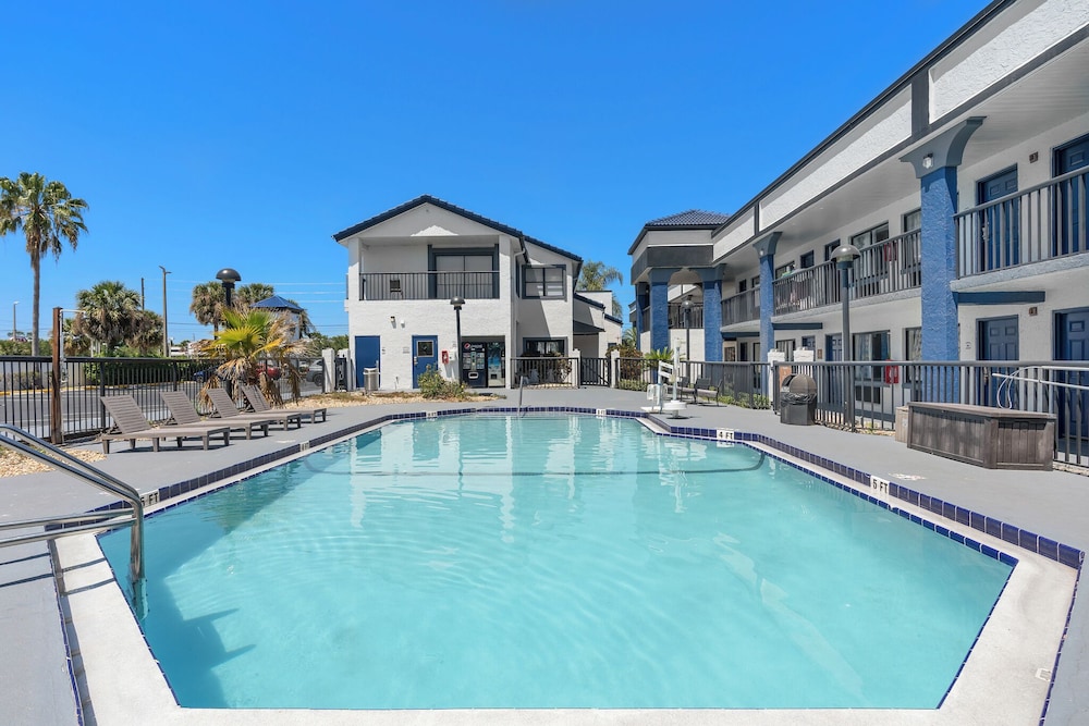 Baymont by Wyndham Orlando East - photo 25