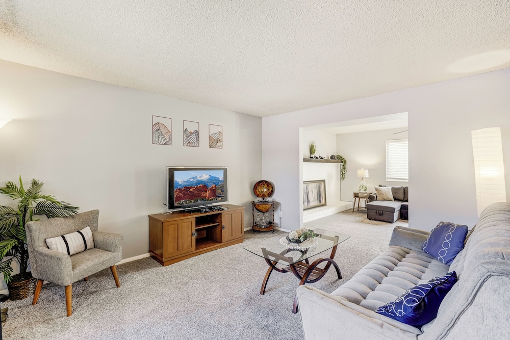 Destination Dover - last minute hotel in Colorado Springs