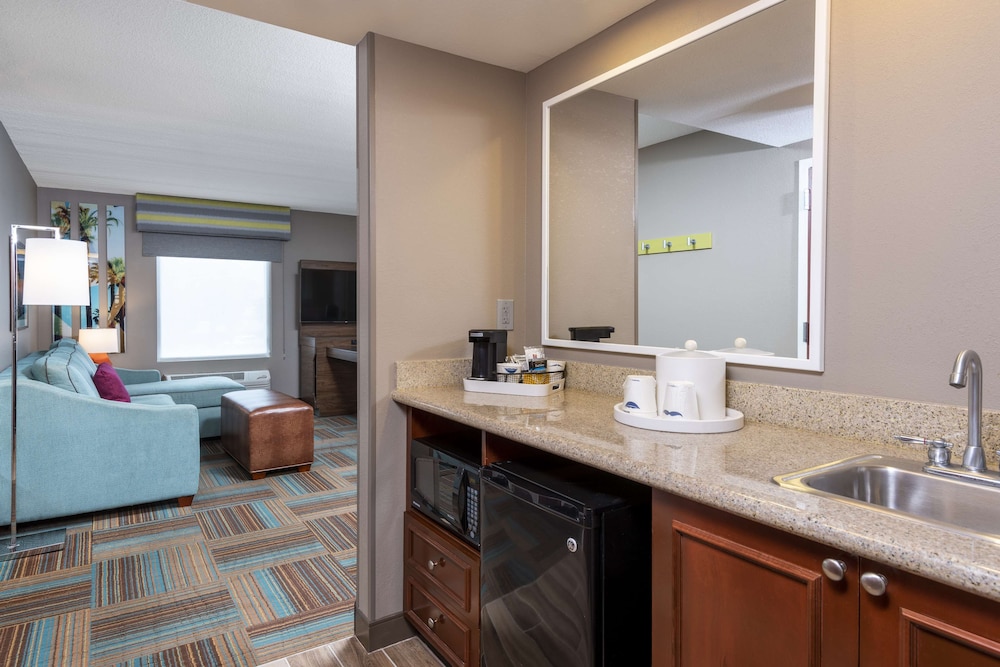 Hampton Inn & Suites Fort Myers Colonial Blvd - photo 17