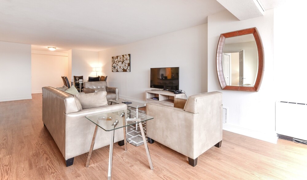 Global Luxury Suites At Emerson Place - photo 23