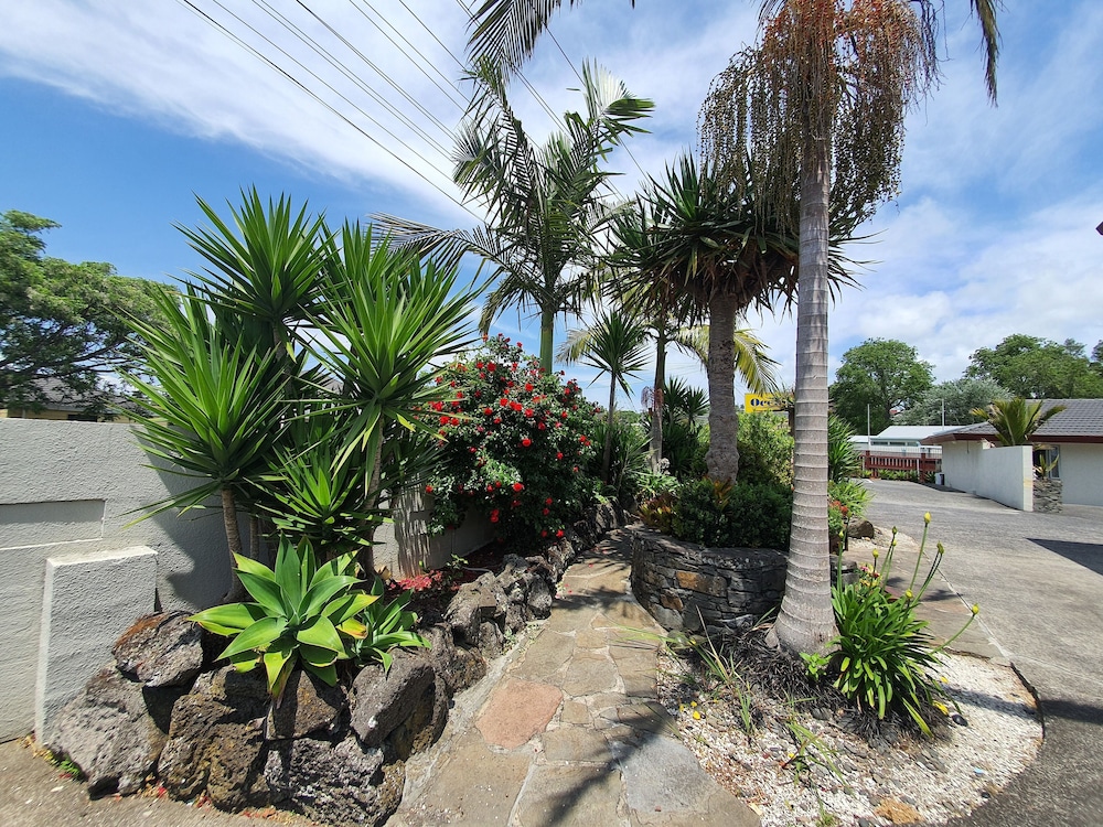Ocean Inn Motel — 4-Star Luxury Hotel in Auckland, New Zealand