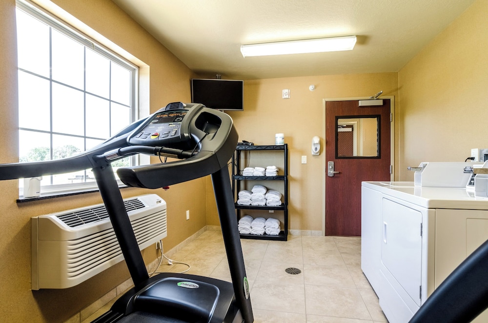 Cobblestone Inn & Suites Cambridge - photo 26