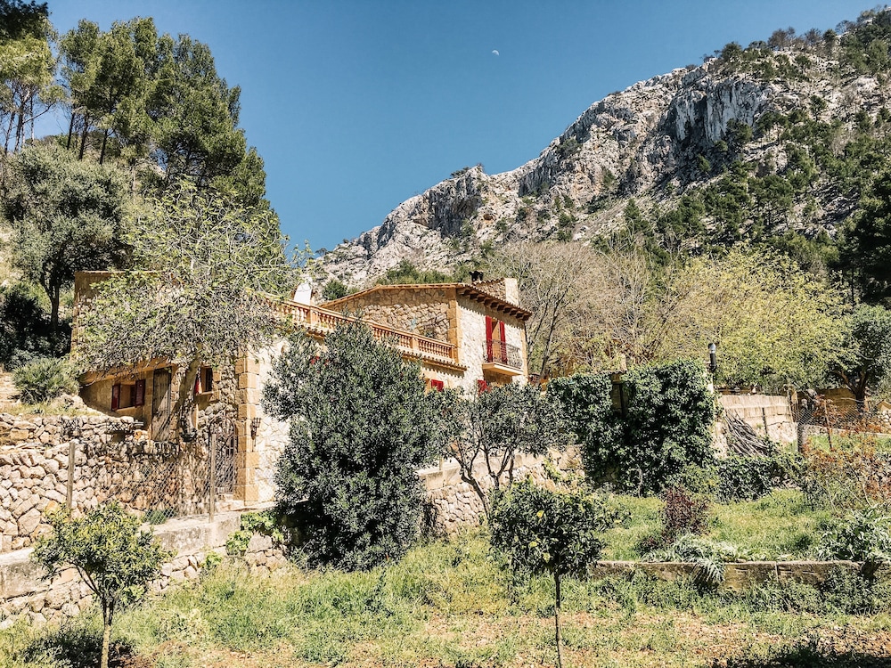 Finca Ses Fontanelles - carbon neutral hotel in Andratx