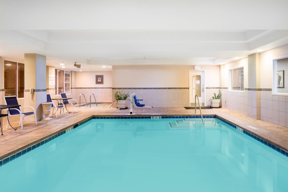 Holiday Inn Express Hotel & Suites Vacaville by IHG - photo 22