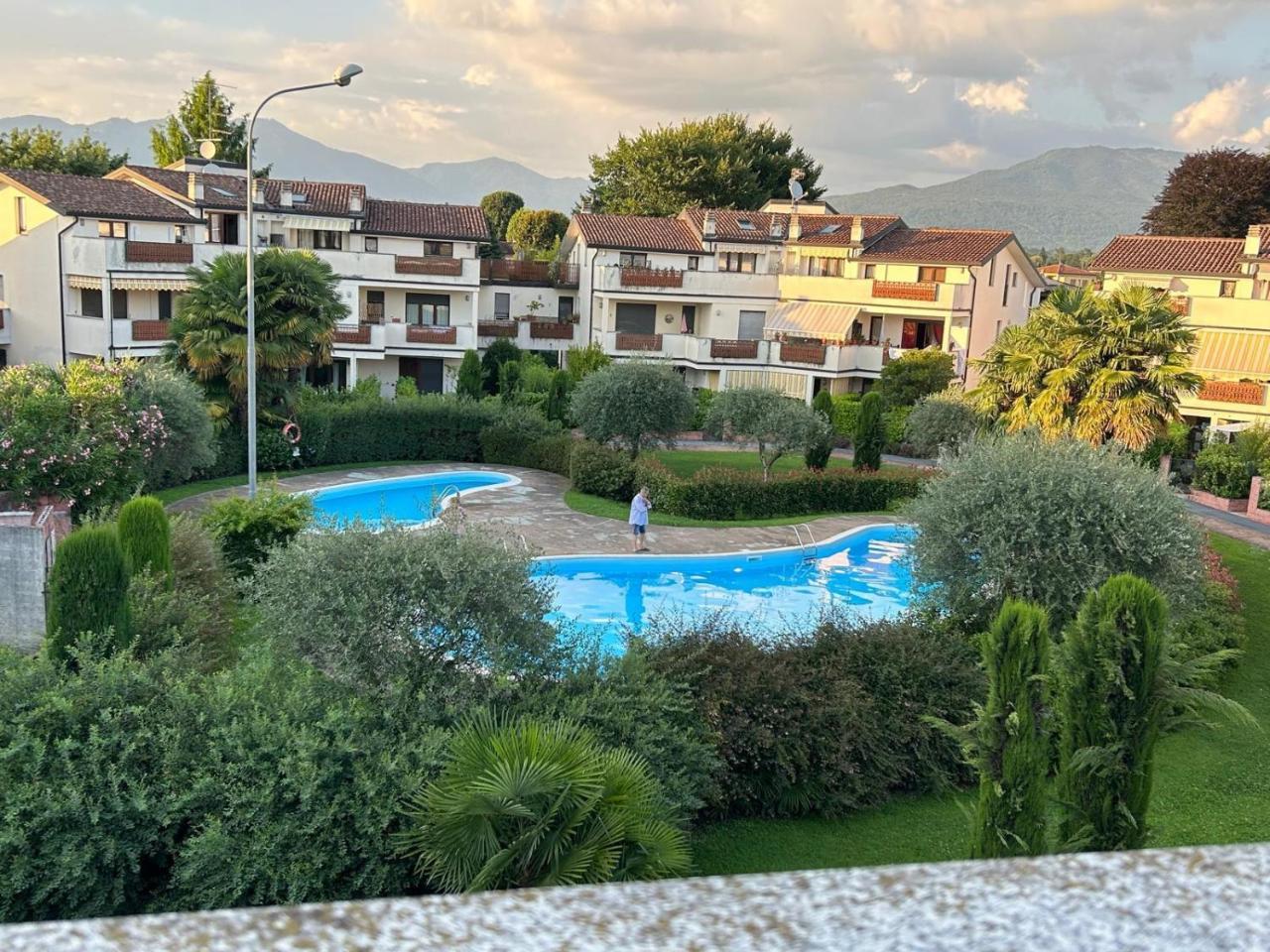 Oasi Sole Laghi with Pool — 4-Star Luxury Hotel in Brebbia, Italy