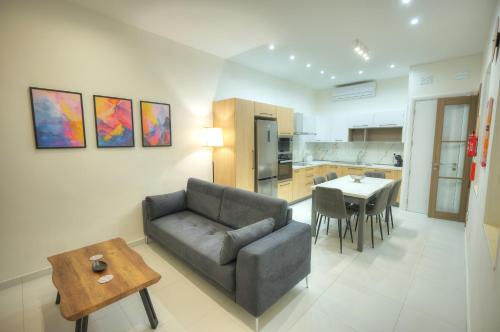 Britannia Suites 2bedrooms flat city view JCAS1 — 4-Star Luxury Hotel in Floriana, Malta