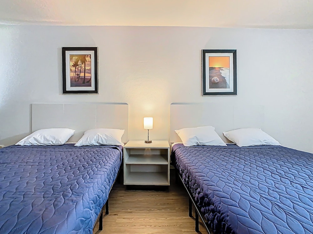 Quality Inn Davenport Maingate South - photo 13