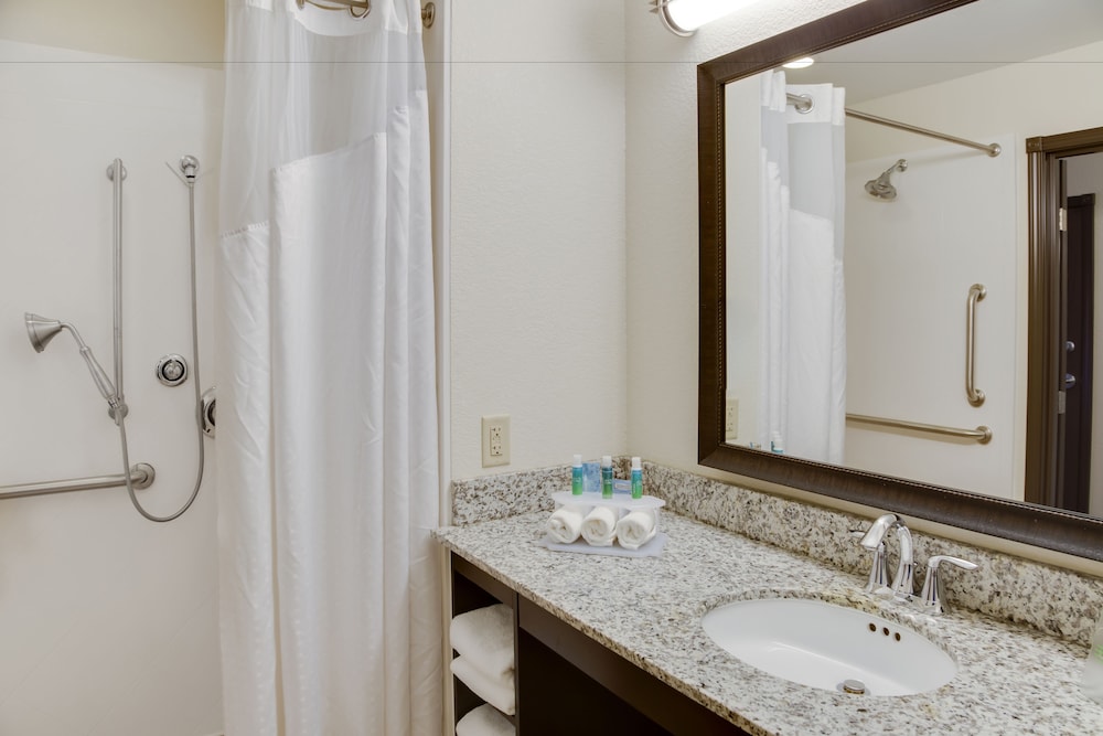 Holiday Inn Express & Suites Nevada by IHG - photo 25