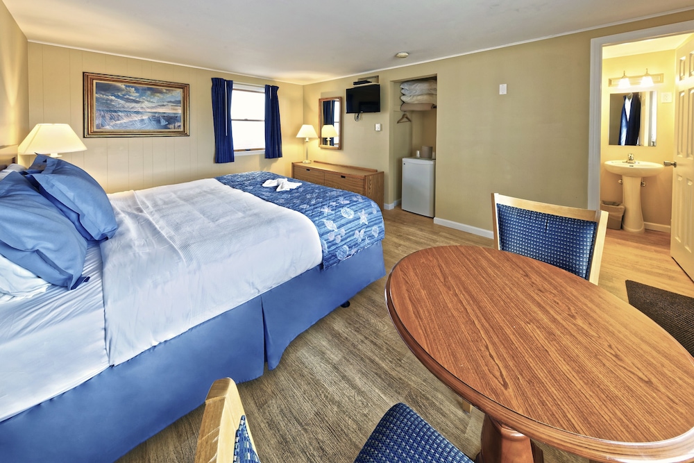 Drifting Sands Oceanfront Hotel - photo 5