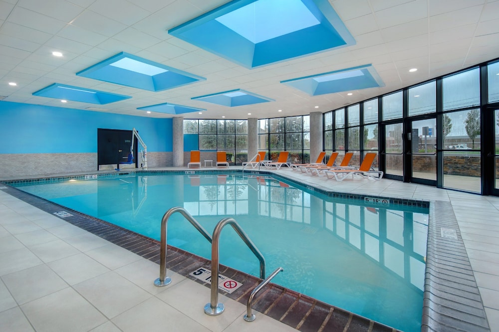 Crowne Plaza Auburn Hills by IHG - photo 36