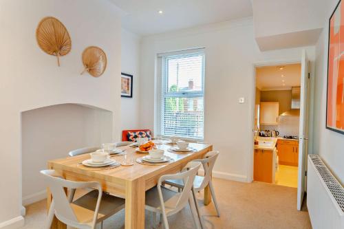 3 Bedroom Home With Free Parking&Flexible Bed Configuration
