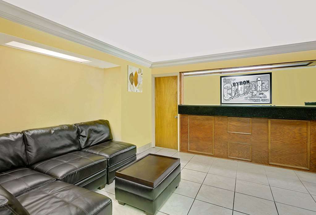 Super 8 by Wyndham Byron South Macon - photo 3