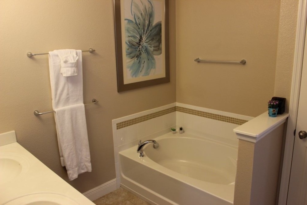 Aco92227 Solterra Resort 5 Bed 4.5 Baths Villa - photo 10