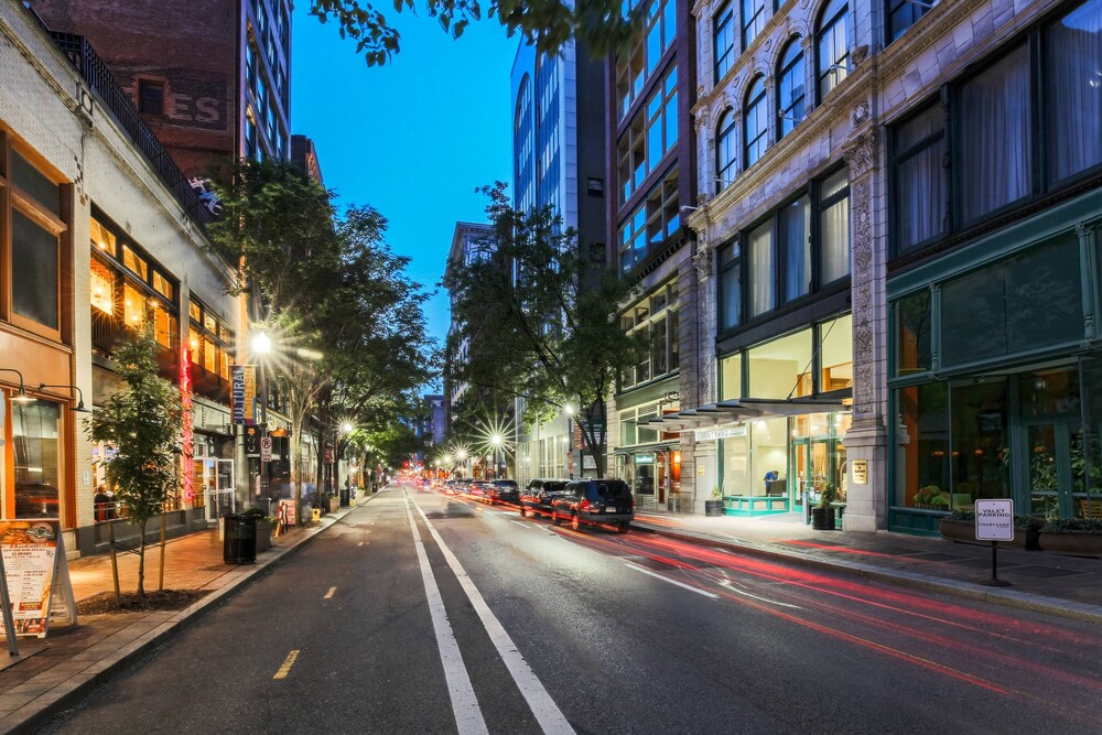 Courtyard by Marriott Pittsburgh Downtown - featured photo