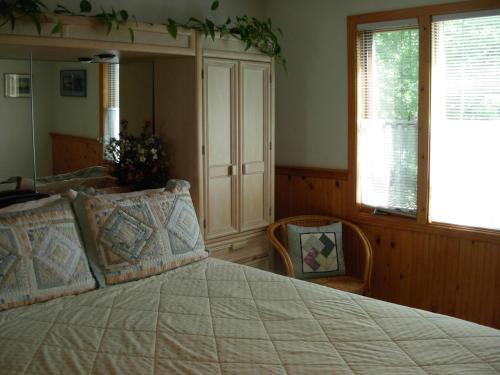 Alaska Chalet Bed & Breakfast - photo 5