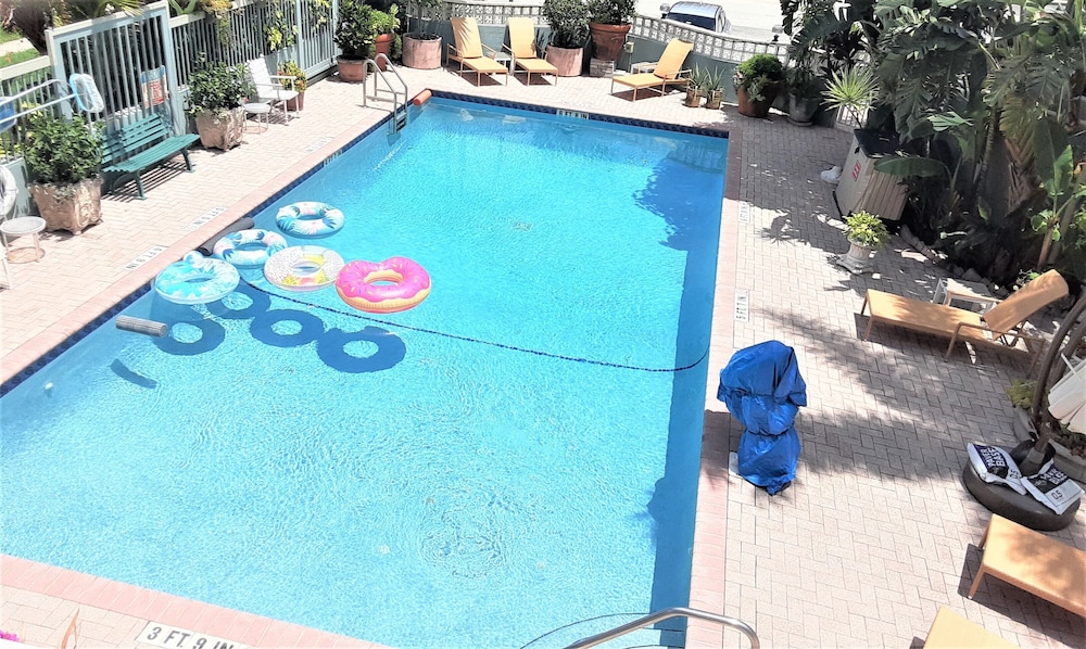 Manhattan Tower Apartment Hotel - photo 173