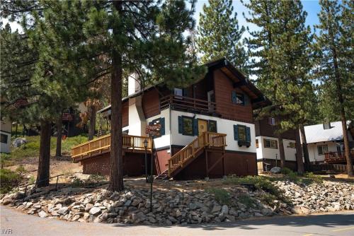 1331 Zurich Lane Modern Mountain Chalet