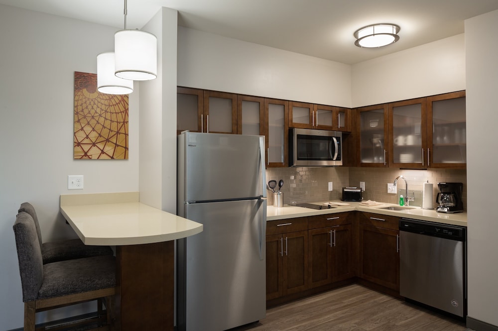 Staybridge Suites Phoenix Biltmore Area by IHG - photo 15