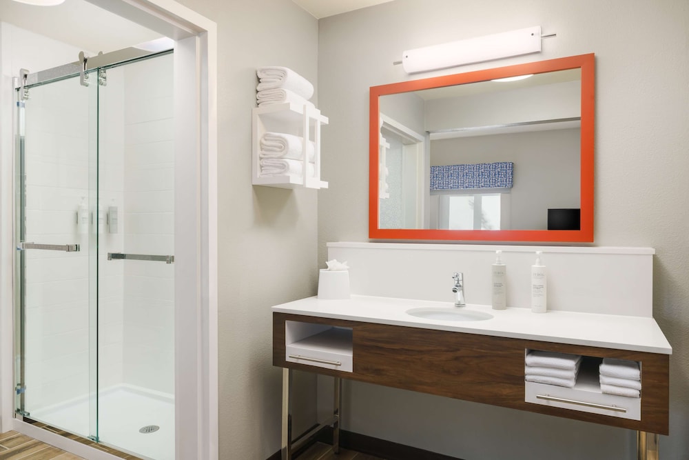 Hampton Inn & Suites West Sacramento - photo 16