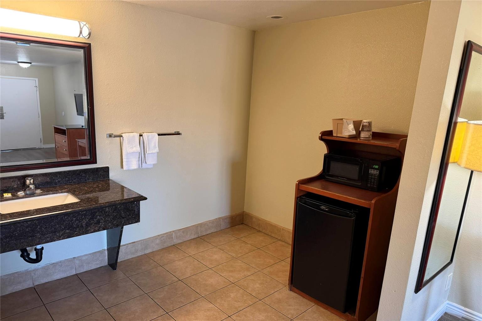 Travelodge by Wyndham Hemet CA - photo 21
