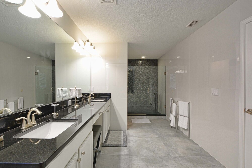 Ohana at Paradise Palms: Resort Townhome W Pool 5 Bedroom Townhouse - photo 51