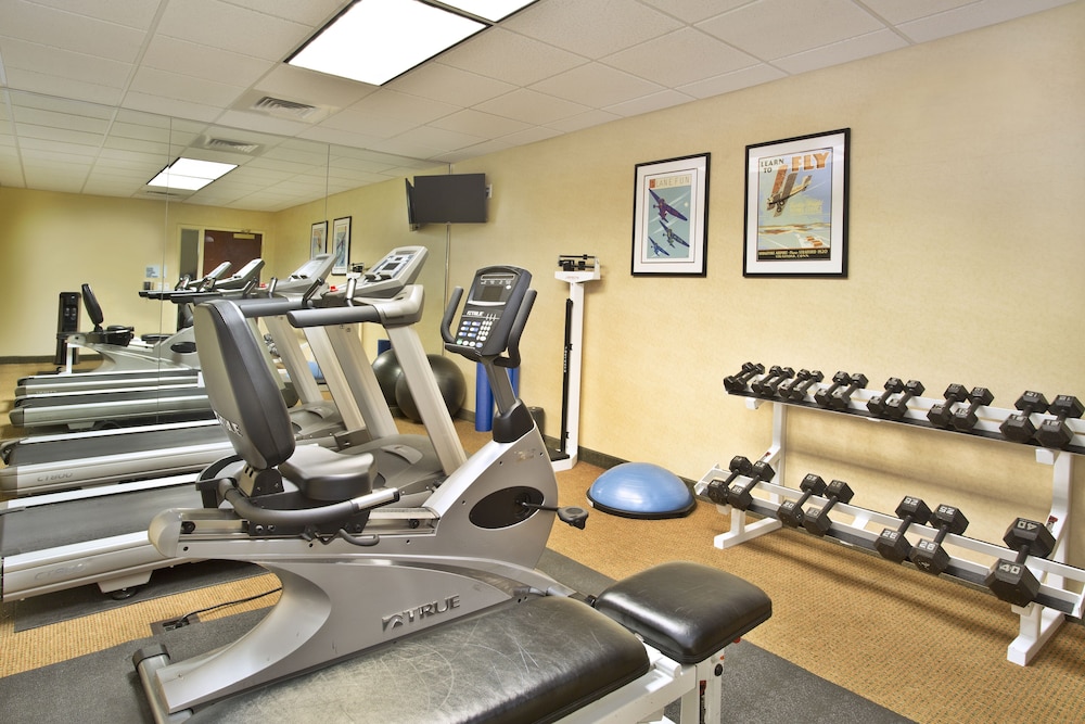 Holiday Inn Express & Suites Bradley Airport by IHG - photo 10