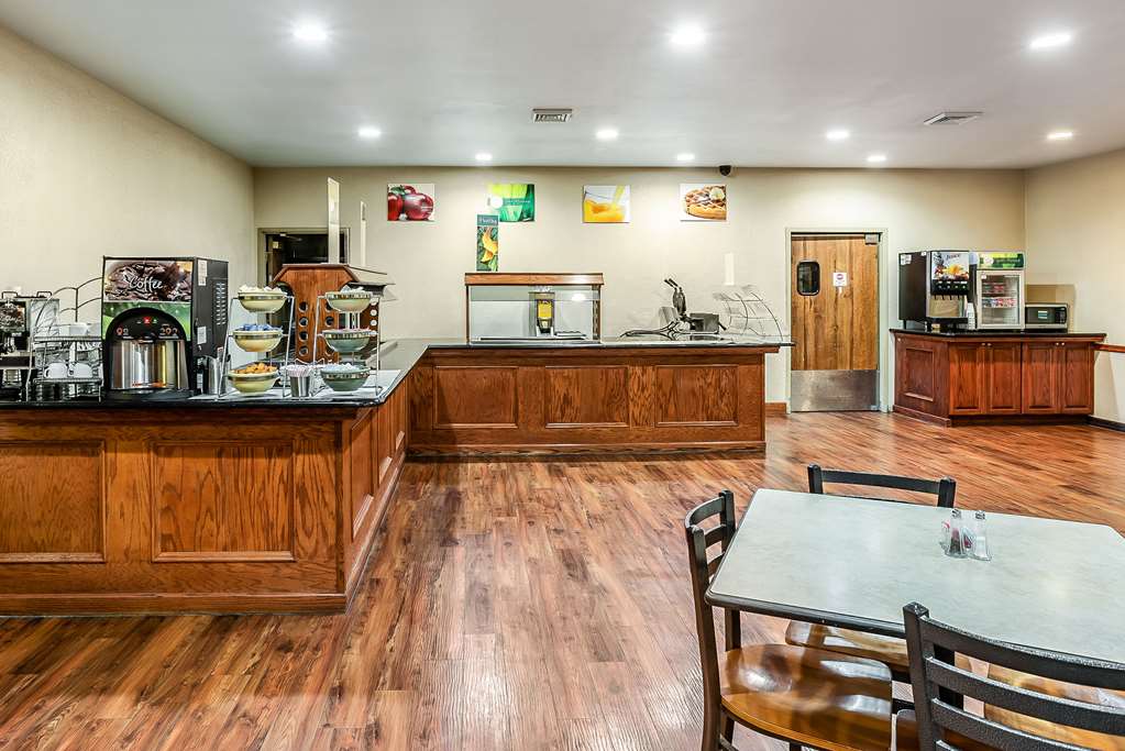 Quality Inn & Suites Hannibal West - photo 27