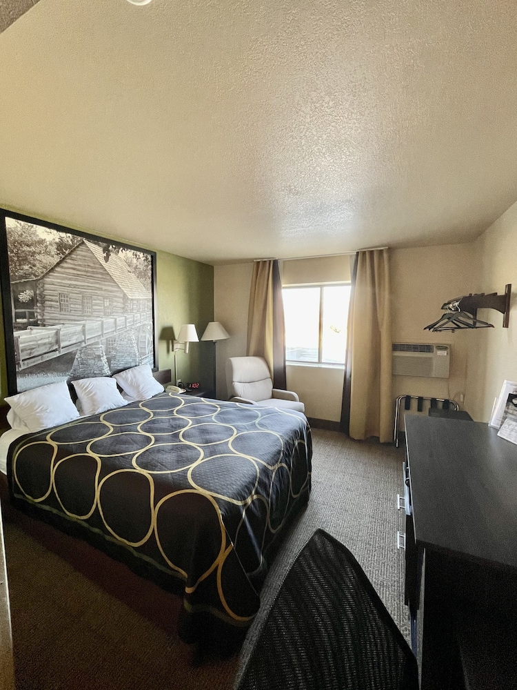 Super 8 by Wyndham Macon - photo 12