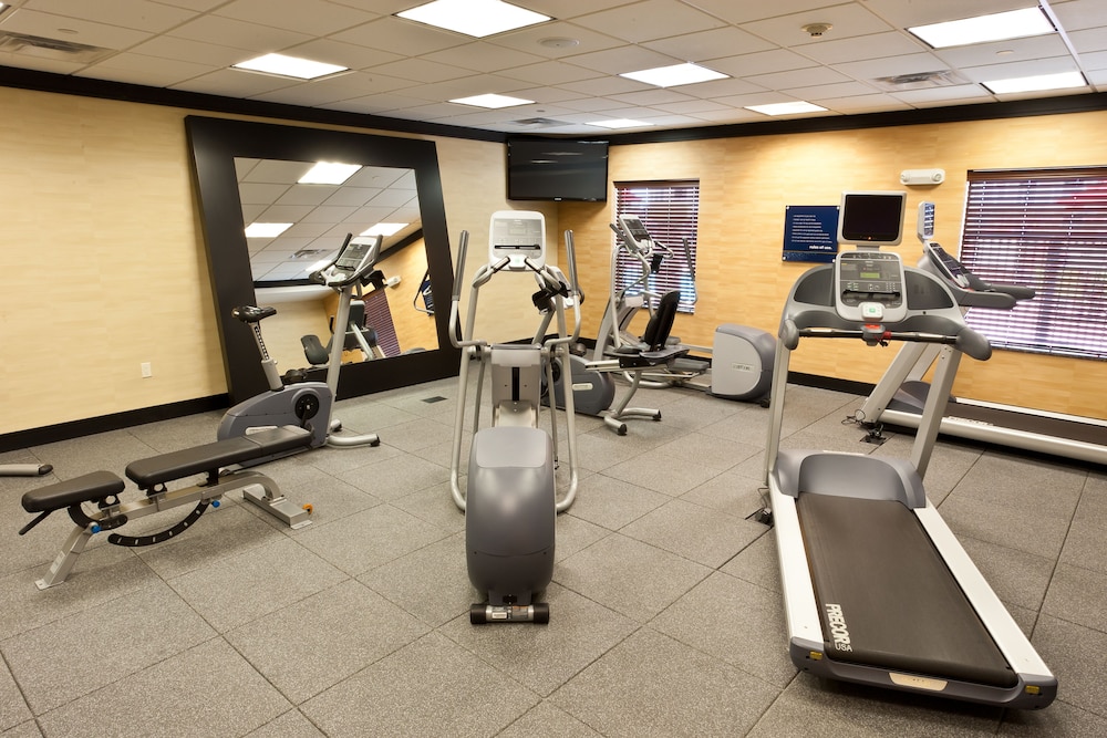 Hampton Inn & Suites Tulsa Central - photo 32