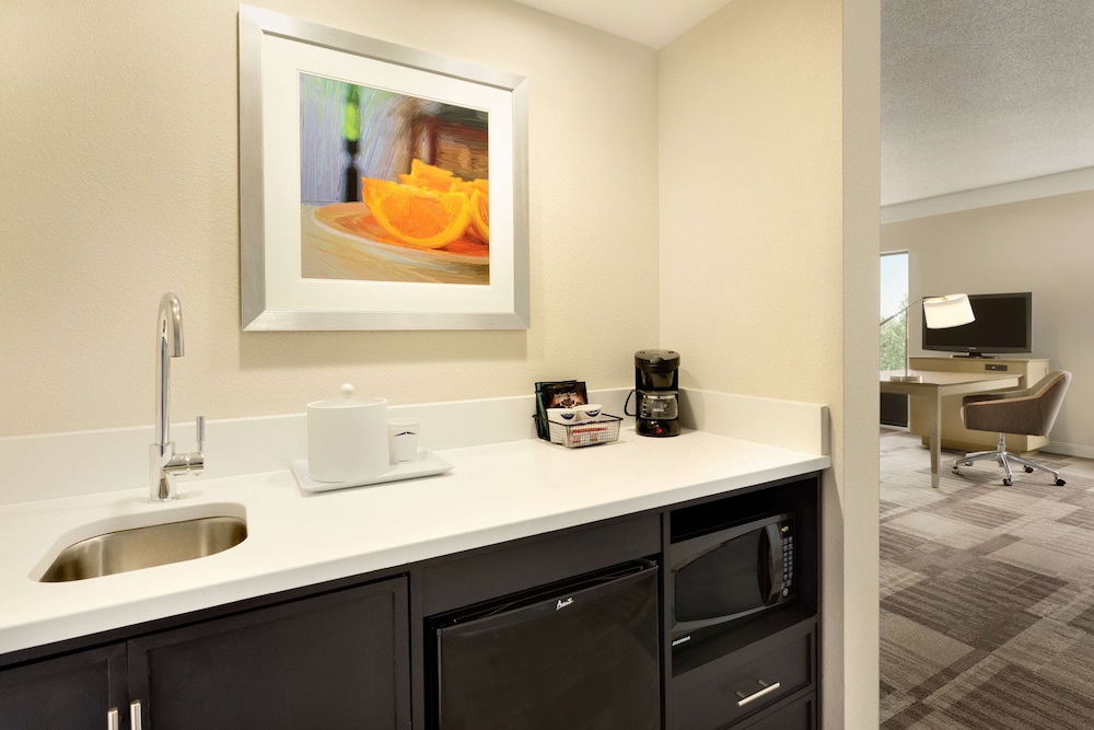 Hampton Inn & Suites Largo - photo 14