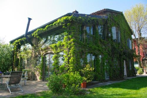 La Casa Sopra Le Nuvole — 4-Star Luxury Hotel in Medesano, Italy
