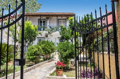 Irini Apartments and Studios — 4-Star Luxury Hotel in Corfu, Greece