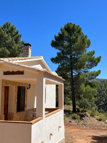El Quejigo - carbon neutral hotel in Molinicos