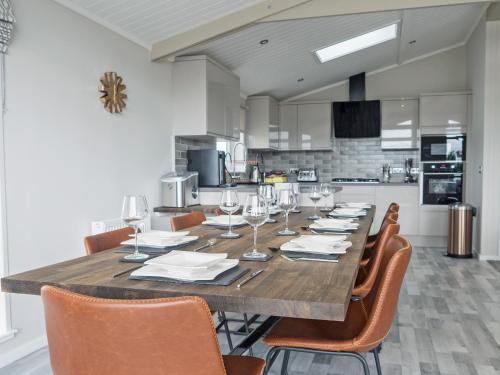 Stan Hollis Lodge Ukc4063 — 5-Star Luxury Hotel in Nunthorpe, United Kingdom