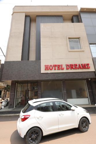 Hotel Dreamz in Karnal, India