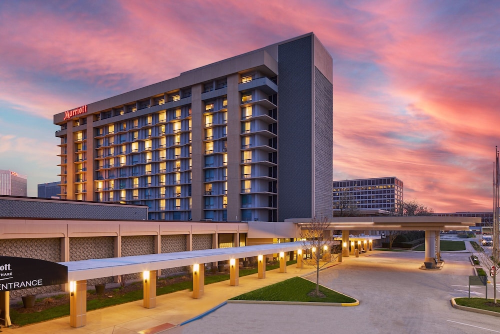 Marriott Chicago O'Hare - carbon neutral hotel in Chicago
