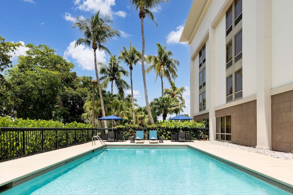 Hampton Inn Naples Central - photo 22